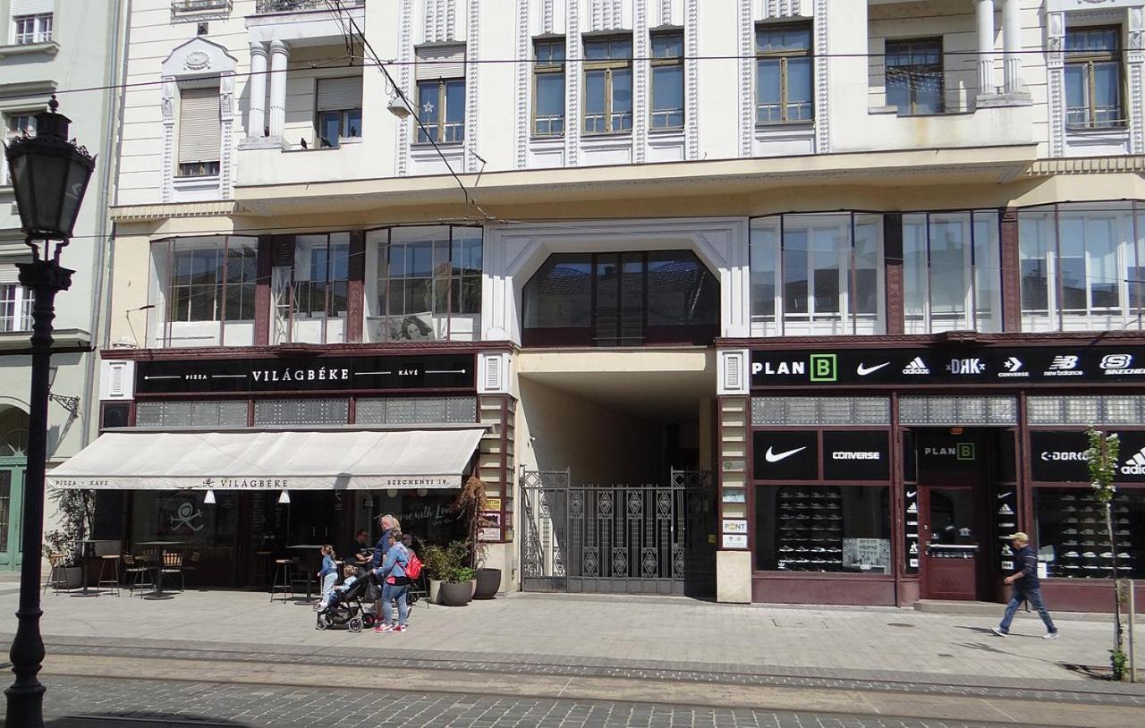 Julia Apartman Miskolc Exteriör bild
